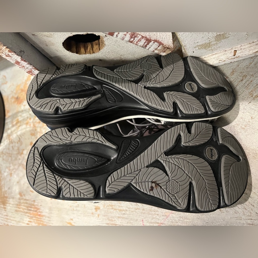 Jambu Metallic Gray Sporty Suede Strapey Sandals with Elastic Panels Open Toe - Picture 7 of 9